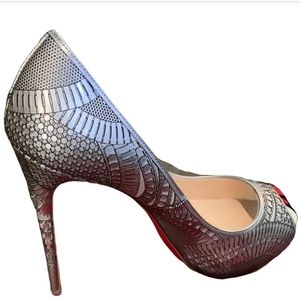 Christian Louboutin 38.5 Silver Very Prive Heels